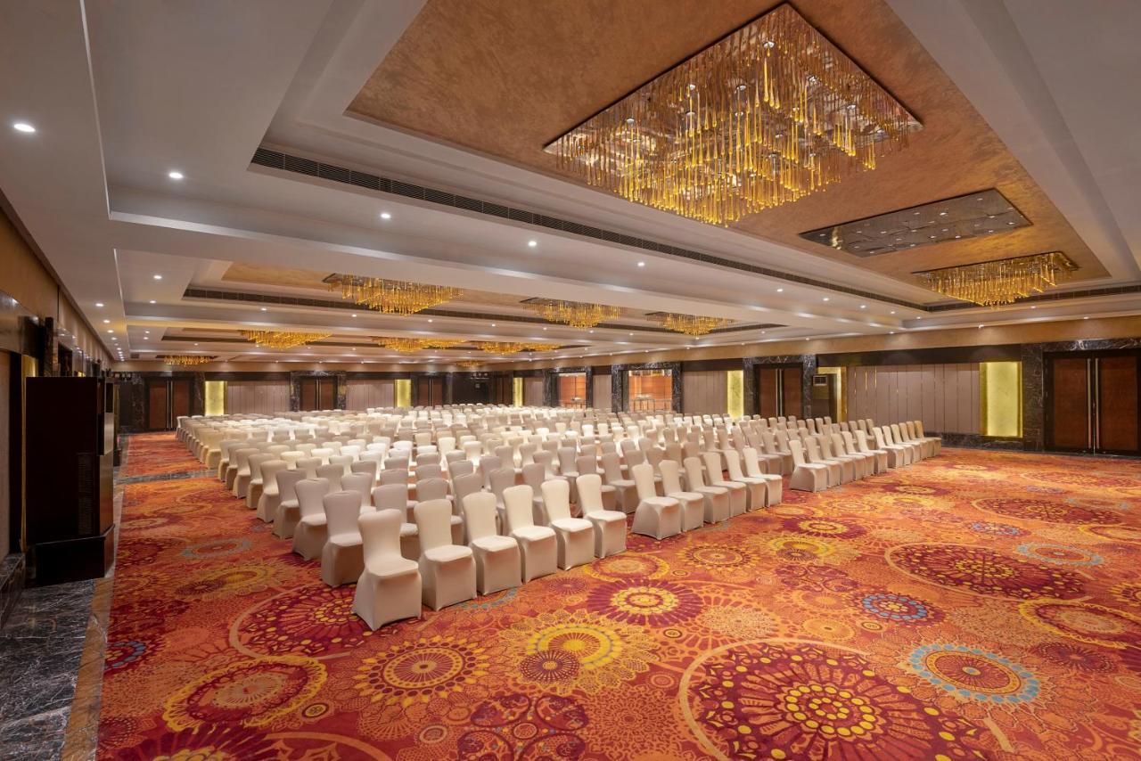 Radisson Blu Kaushambi Delhi Ncr Hotel