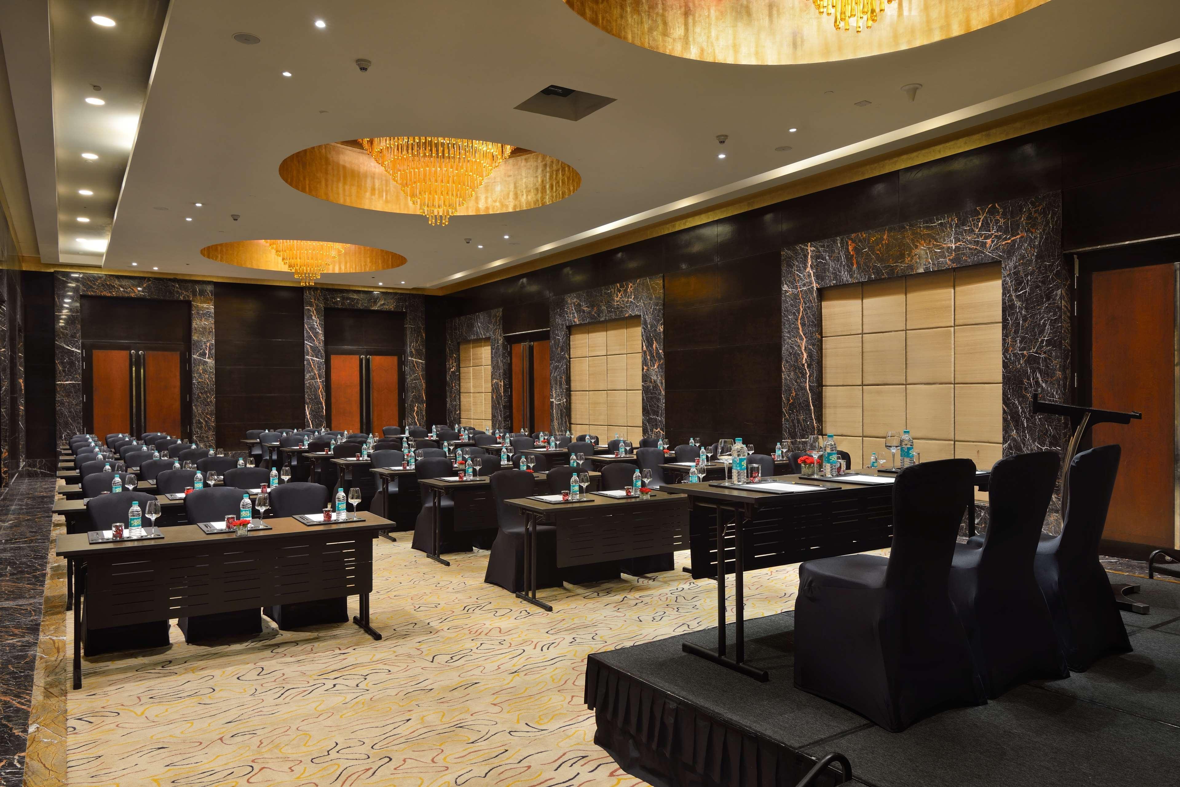 Hotel Radisson Blu Kaushambi Delhi Ncr 5*